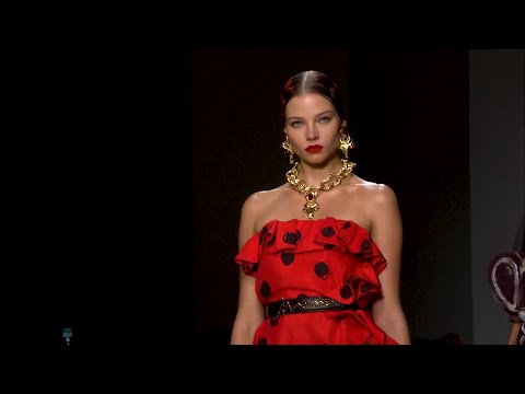 Moschino Fashion Show 2020 (SS20) Milan Fashion Week 👗