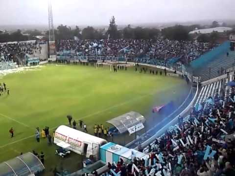 "Recibimiento Gimnasia de Jujuy" Barra: La Banda de la Flaca &bull; Club: Gimnasia y Esgrima Jujuy