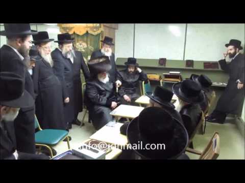 Skver And Viznitz Rebbe @ Nichum Aveilim in Kiviyashed Monsey - Cheshvan 5776