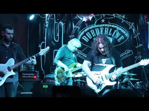 Vinnie Moore 3 (live Borderline)