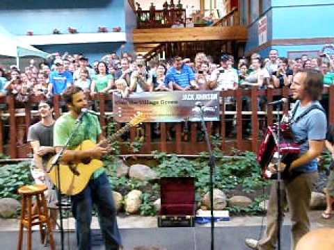 Jack Johnson, G Love, Zach Gill - Happy Birthday (7/24/10 Alpine Valley "Village Green")