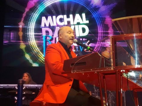 Michal David - A tak se lásko měj (O2 Arena -Bláznivá noc 2015)