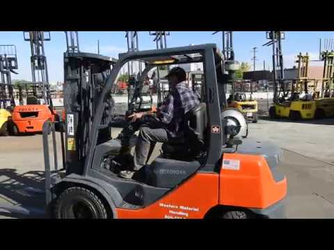#D20931 Nice 2013 Toyota 8FGU25, 5,000lb Pneumatic Tire forklift