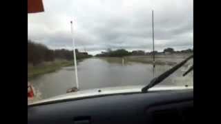 preview picture of video '2002 Toyota Hilux - Floodwaters, Mountains, and Levee's'