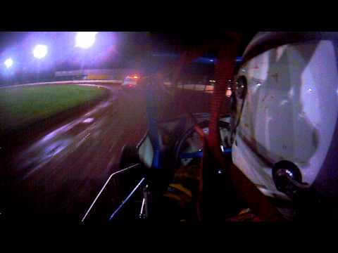 Compact Speedcar at Gatton Speedway 12-03-11 Heat 4-1.AVI