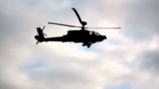preview picture of video 'Apache Helicopter visits Framlingham College'