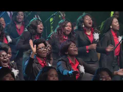 Chevelle Franklyn leads 45,000 people in Worship at Festival of Life   @ Excel, London 2014 1