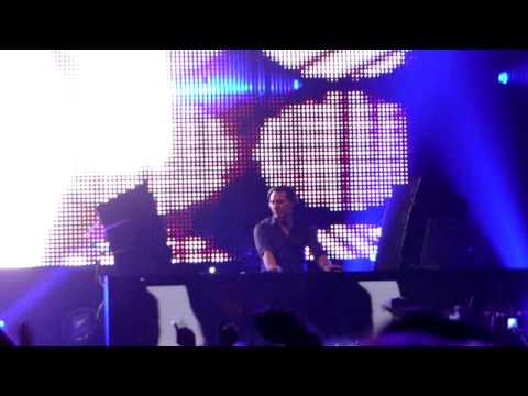 Tiesto NYE 2009 in NYC 12/31/08 @ Roseland: Airbase ft. Floria Ambra - Denial  HD Video