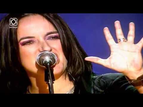 KOSHEEN Perform 'Hide U' At Dancestar USA