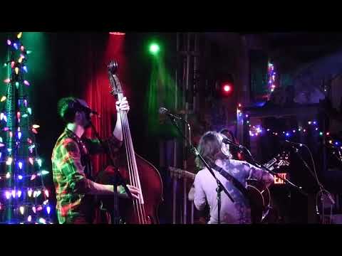 Billy Strings w Kyle Tuttle "Ain't Nobody Gonna Miss Me When I'm Gone"