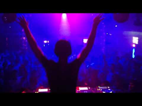 DAVID PUENTEZ  II  I'M IN IBIZA B****!