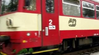 preview picture of video 'Czech diesel train 810 leaving Stozec'