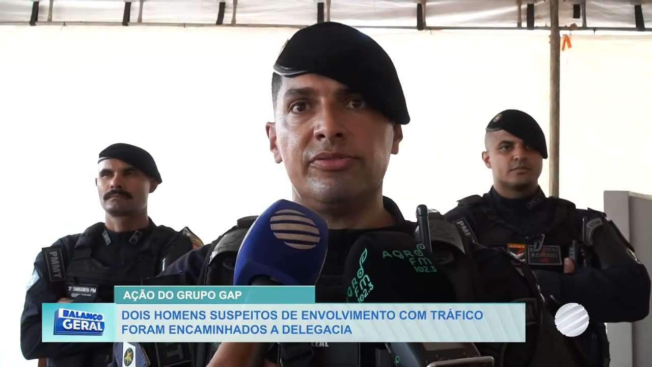 Dois homens são conduzidos à Delegacia de Polícia e entorpecentes são apreendidos.