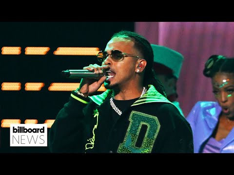 Ozuna Kicks Off 2022 Billboard Latin Music Awards With Lively ‘La Copa’ Performance | Billboard News