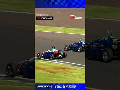 Aquele momento que escapa do traçado e da pista! E a volta pro asfalto é tão preocupante quanto. 🫣