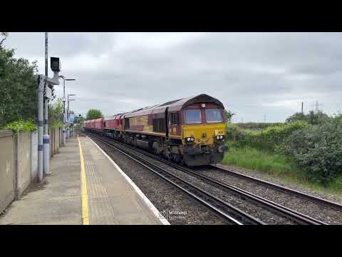 Class 66 011 & 66 070 EWS/DB pass through Northfleet, Kent - 13/05/23 - 4K