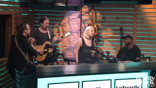 RaeLynn Performs &quot;Queens Don&#39;t&quot; Acoustic - Ty, Kelly &amp; Chuck