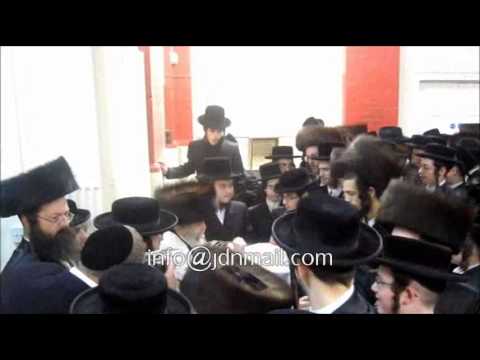 Kretchnif Siget Rebbe Visiting London - Shevat 5773