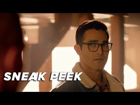 Arrowverse Crossover Sneak Peek: Superman Meets Barry and Oliver