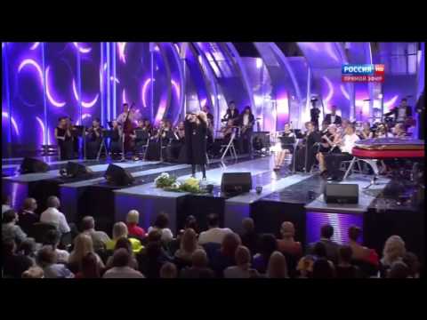 Alla Pugacheva They Beat Us, We're Flying (Nas b'yut, mi letaem) with English lyrics