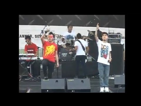 Joe & Beery Saint Loco Feat. Five Minutes - Kedamaian ( Live Magnifi Sound Djarum Super 2011 )