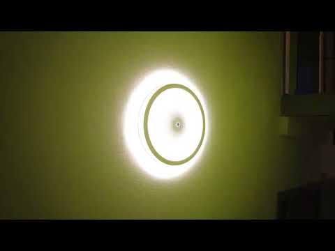 Video afspelen. De video opent in een sub-venster en begint meteen met spelen indien toegestaan.