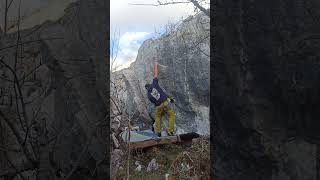 Video thumbnail of Problem 1 (Boulder 6, El Cantu), 6a. Teverga