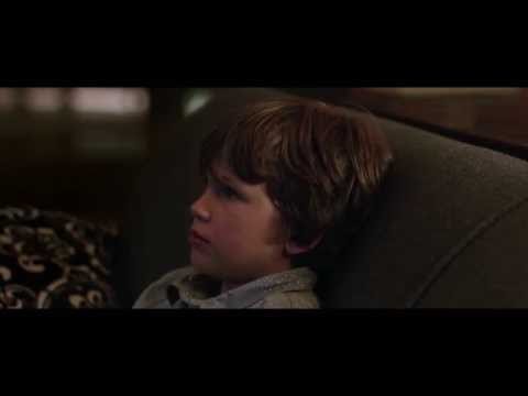 Nunca Apagues La Luz - Clip "Ella va a quedarse" Castellano HD