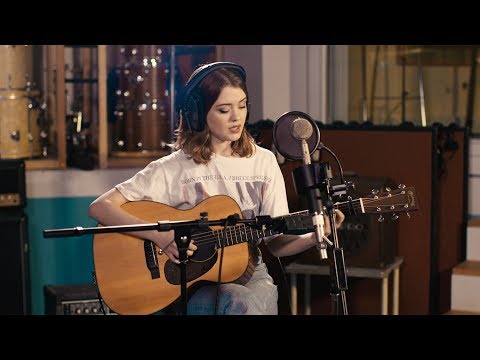 Maisie Peters - Favourite Ex - Live at The Pool Recording Studio Video