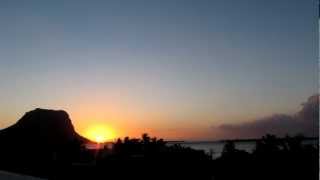 preview picture of video 'Feel the sky and the sunset of Mauritius'