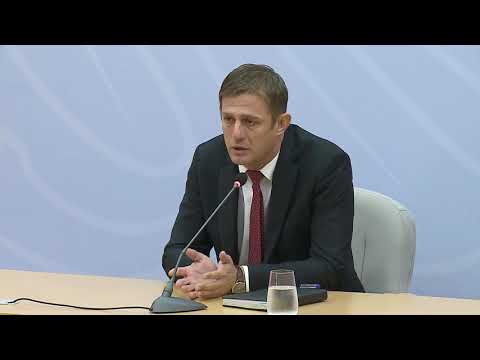 Zv.ministri Hodaj flet për mediat, mbi ecurinë e Vettingut në Polici. MB