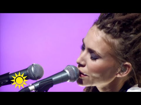 Lyssna på Marietts hyllningslåt till sina fans "Pillow" - Nyhetsmorgon (TV4)