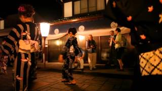 preview picture of video 'おわら風の盆2014東新町の町流し(9/3本祭り深夜1時半)Most beautiful Bon dance Owara Kazenobon'