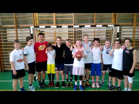 Boldog karácsonyt kíván a Zuglói Sasok serdülő csapata!