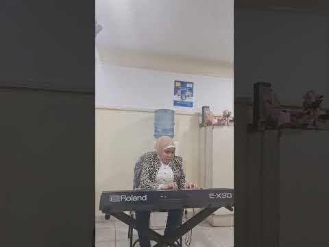 عزف اغنية الف ليلة و ليلة على البيانو