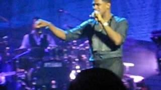Maxwell Live Performance, &quot;Whenever Wherever Whatever,&quot;