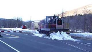 preview picture of video 'CMRR Doubleheader Snowplow Extra Clears SR 28 Crossing at MP 25.3'