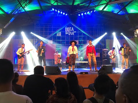 Banda Obras do Rei - Lutando e louvando - Part. Lucas Gomes (Áudio Oficial)