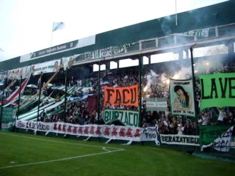 "Banderazo Clásico Banfield - Recibimiento a jugadores (TT '14)" Barra: La Banda del Sur • Club: Banfield