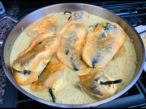 Chiles Rellenos En Salsa Verde Cremosa Realmente Deliciosos