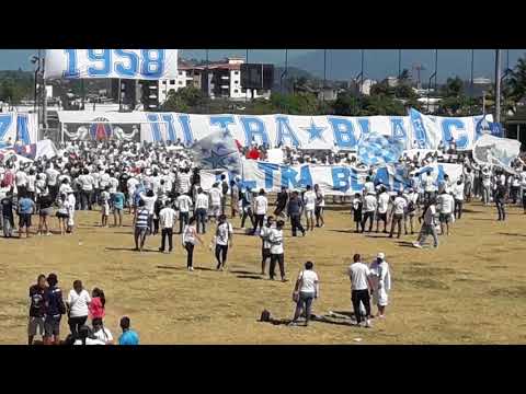 "Previa Ultra Blanca en su tercera final consecutiva contra tecla" Barra: La Ultra Blanca y Barra Brava 96 • Club: Alianza