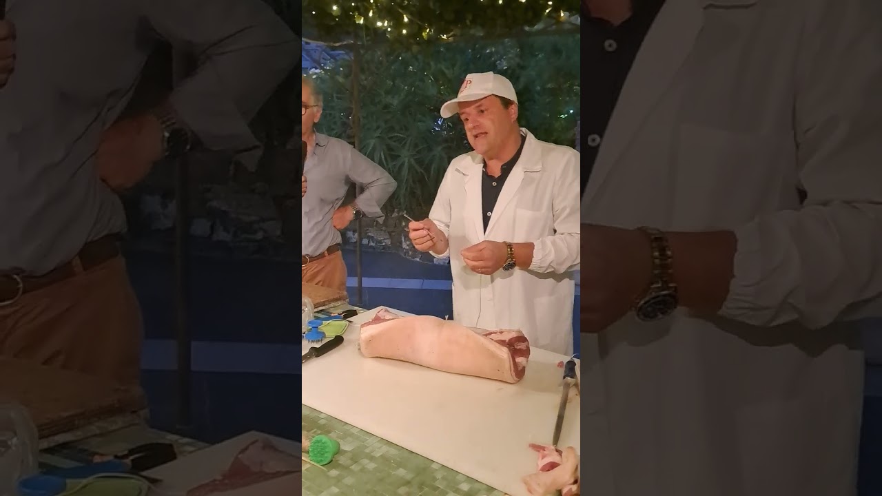 La Pancetta Piacentina DOP: Preparazione dal Vivo al Ristorante Manuelina a Recco