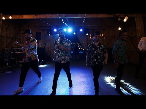 StudioBlitz prezinta Smoothie & The Entertainers