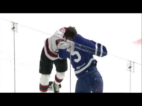 Viktor Loov vs John Quenneville