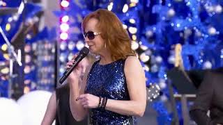 Reba McEntire - Santa Claus Is Coming to Town