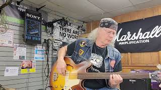 Video thumbnail for Epiphone Jack Casady Fretless Bass Demo by hiwatt scott