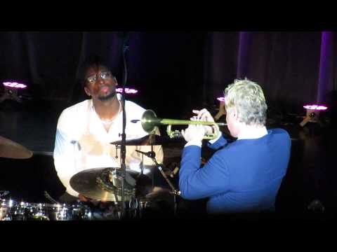 Chris Botti featuring Lee Pearson    "You Don't Know What Love is"