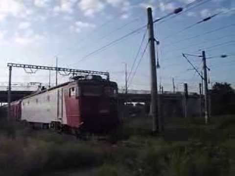 IR 1833 Iasi-Timisoara cu EA 758 in Burdujeni