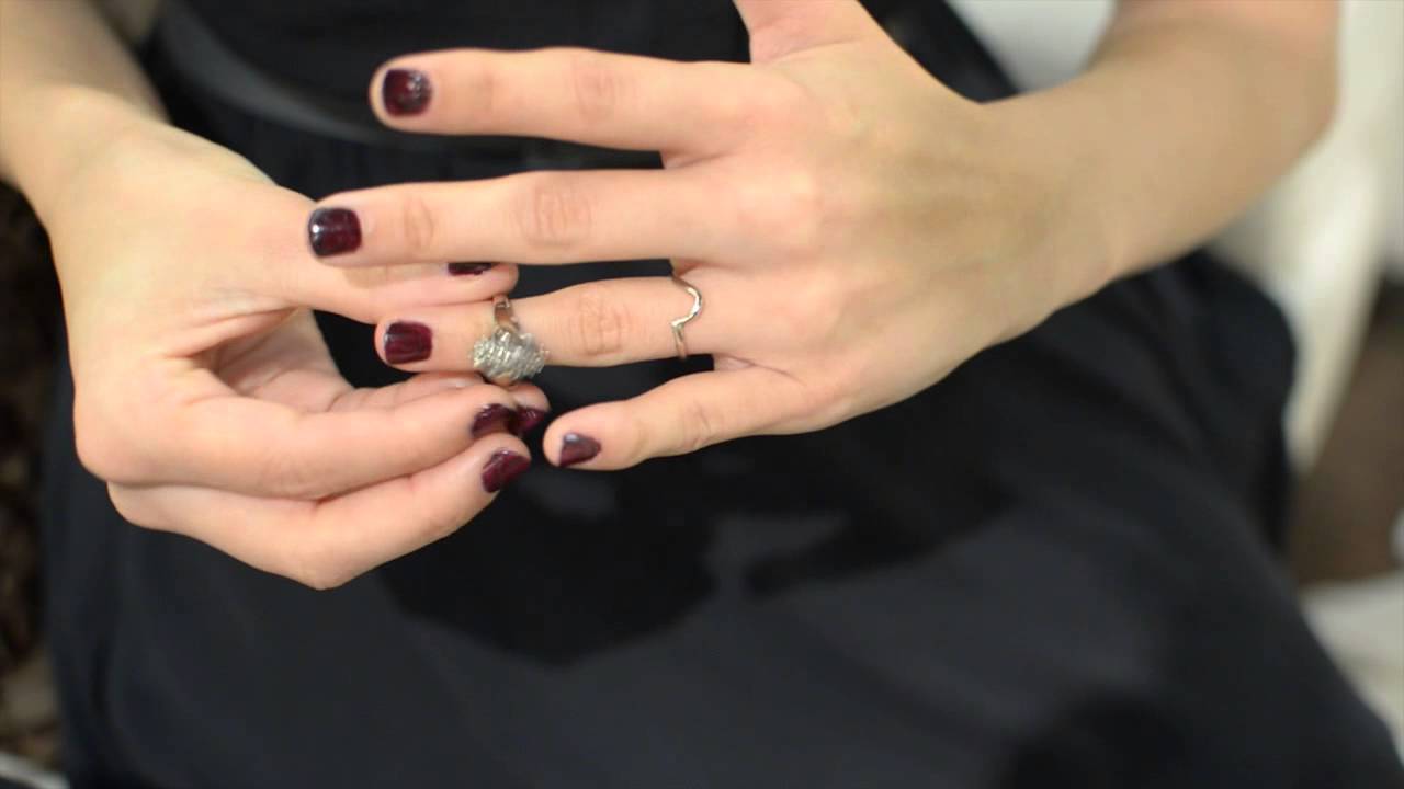 How to Wear Wedding and Anniversary Rings