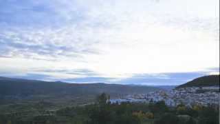 preview picture of video 'Time Lapse - Atardecer otoñal en Santiago de la Espada ( Sierra de Segura)'